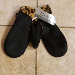 Leopard mittens